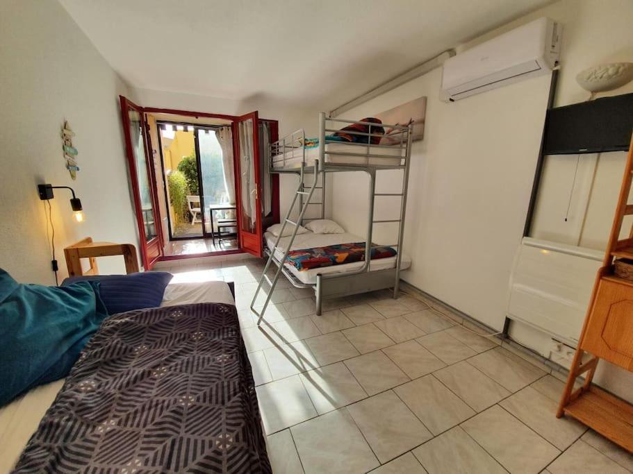 Studio de 23 M2 avec jardinet 400M de la plage Le Barcarès Extérieur photo